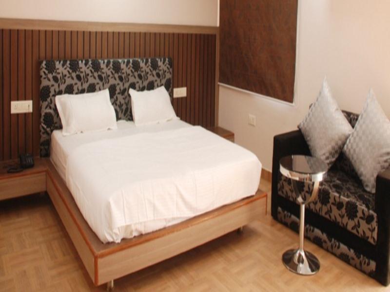 Hotel Shree Vinayak Palace Μποπάλ Εξωτερικό φωτογραφία
