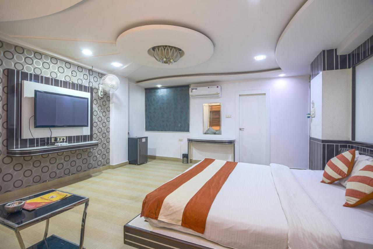 Hotel Shree Vinayak Palace Μποπάλ Εξωτερικό φωτογραφία